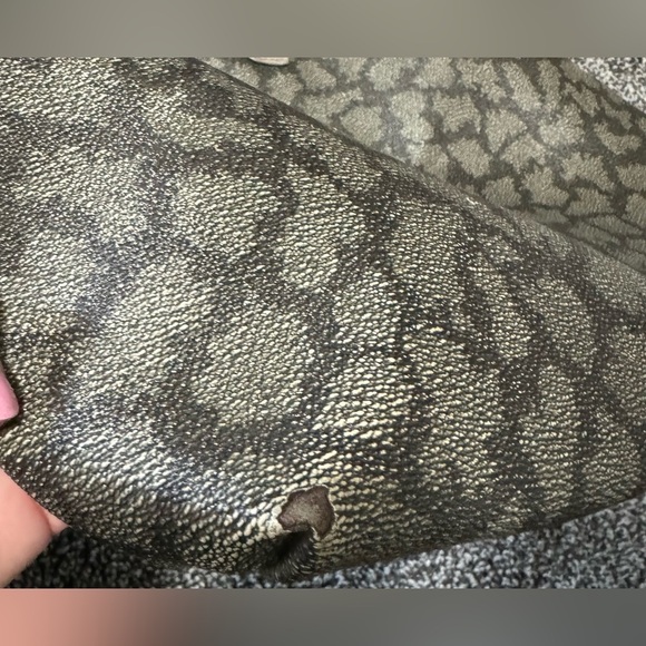 SALE! YSL tote - Picture 4 of 16